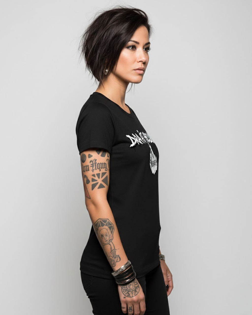 Savage Woman Tee -Black